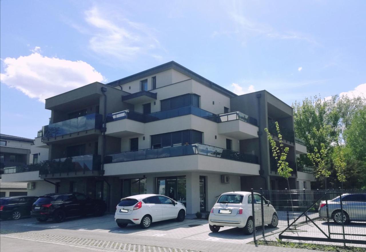 Lakeside Family & Studio Apartments Keszthely Ngoại thất bức ảnh
