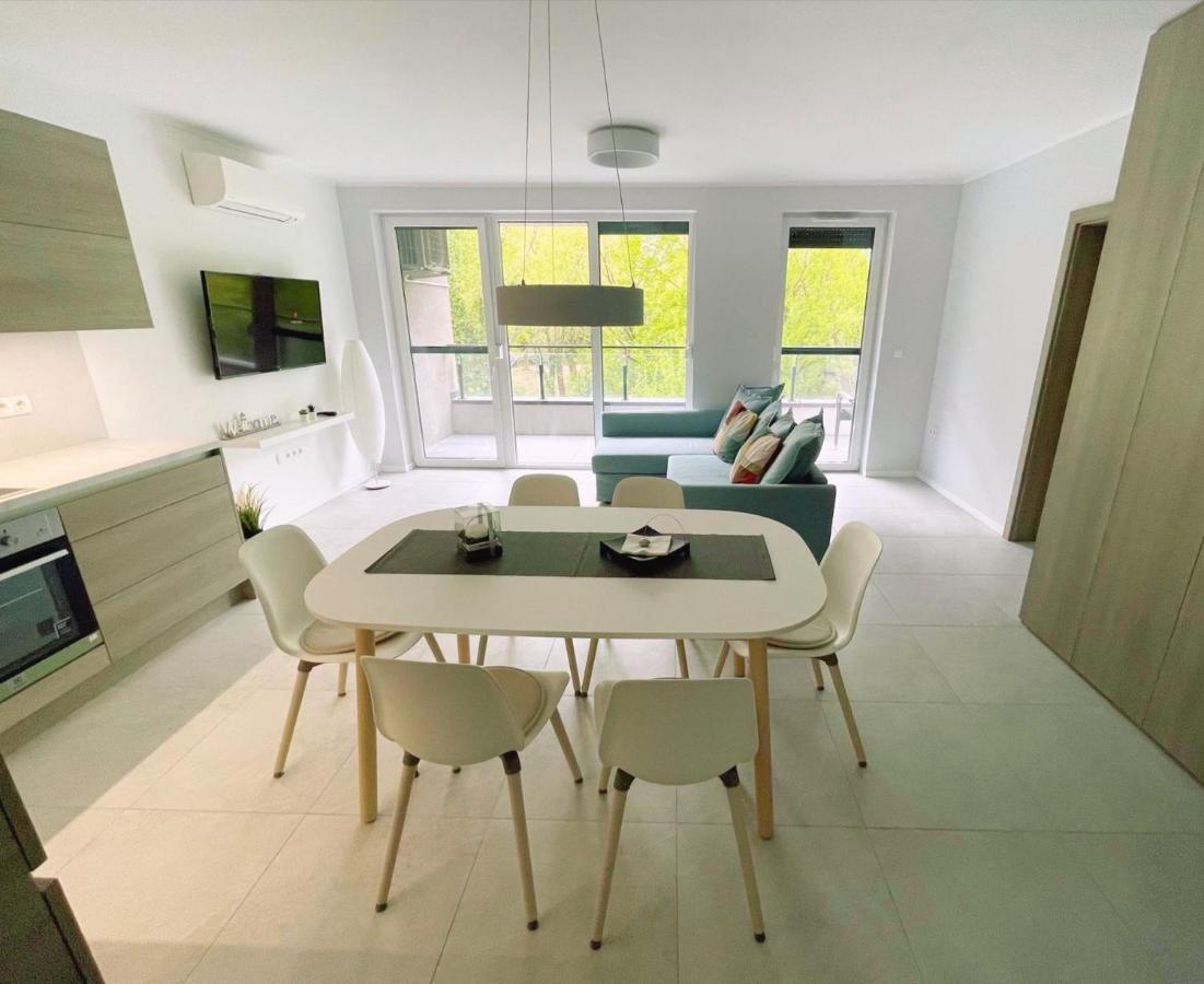 Lakeside Family & Studio Apartments Keszthely Ngoại thất bức ảnh