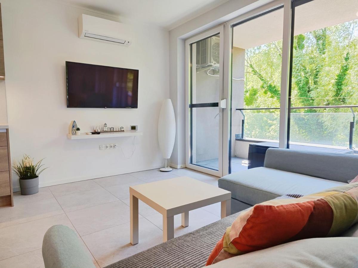 Lakeside Family & Studio Apartments Keszthely Ngoại thất bức ảnh